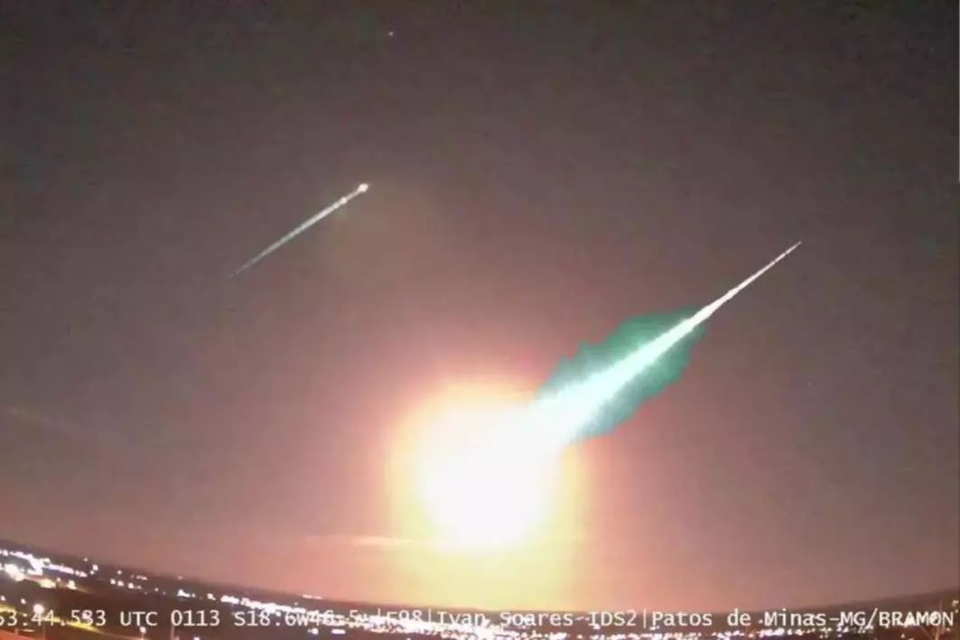 Queda de meteoro em Minas Gerais é registrada nas redes sociais; veja vídeo!