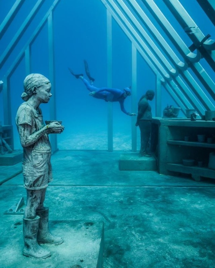 Primeiro museu submerso do mundo é inaugurado na Austrália