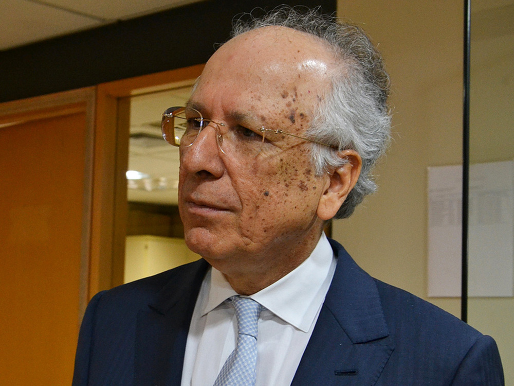 Advogado que defendeu Marcelo Odebrecht recusa caso de Flávio Bolsonaro