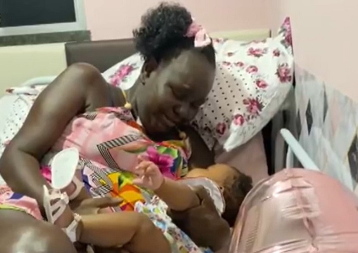 Após duas paradas cardíacas e quase cinco meses internada por covid-19, mãe vê filha pela primeira vez