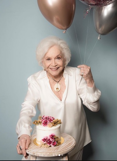 Nathalia Timberg celebra 90 anos com festa na Globo