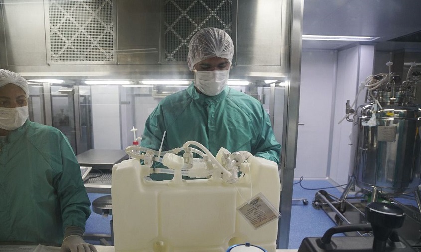 Brasil deve receber novos lotes de IFA para produção de vacinas contra covid-19 nos próximos dias