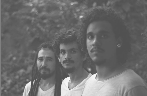Power trio baiano Ofá lança disco "Leito d'Água"