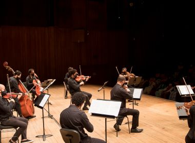 Com regência do maestro Carlos Prazeres, OSBA apresenta vídeo-concerto "Futurível"