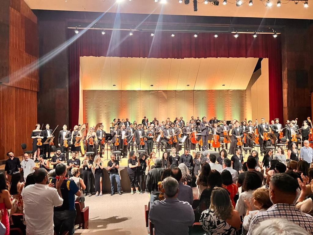 ​OSBA realiza concerto de 40 anos no TCA com diversas homenagens 