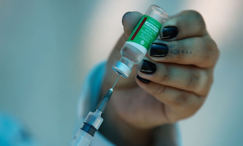 Vacina de Oxford imuniza contra a variante de covid-19 identificada em Manaus, aponta pesquisa