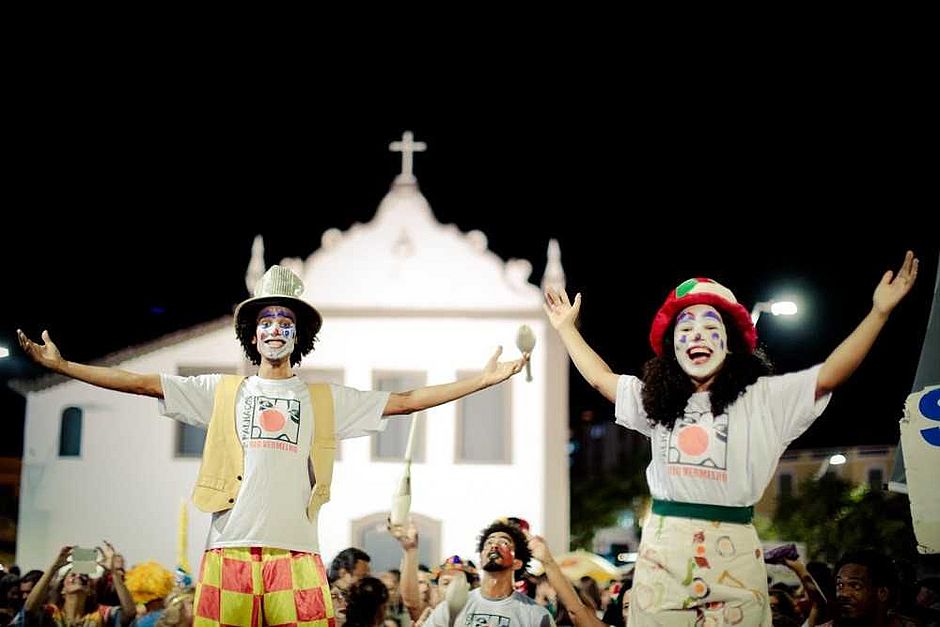 Palhaços do Rio Vermelho fazem pré-Carnaval no bairro