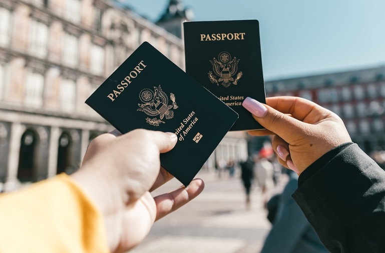 Estados Unidos emitem primeiro passaporte para pessoas não binárias