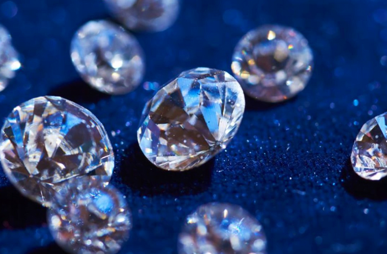 Designer de joias dos famosos dá dicas de qual pedra usar no Réveillon para ter um próspero 2023