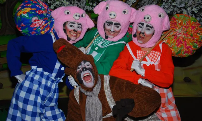 Grupo de Teatro STRIPULIA apresenta 'Os Três Porquinhos' no dia 4 de junho