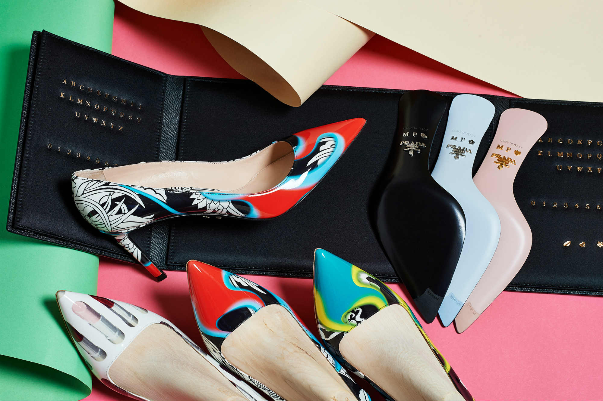 Brasileiras já podem personalizar sapatos da Prada