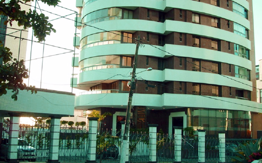 Ondina: criminosos arrombam e furtam apartamentos em prédio de luxo