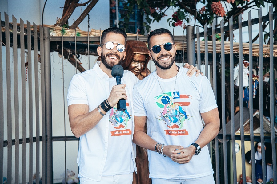 Rafa e Pipo Marques participam de doação às Obras Sociais Irmã Dulce