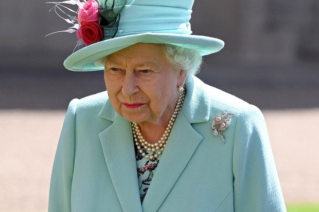 Rainha Elizabeth II cancela tradicional evento da família real 