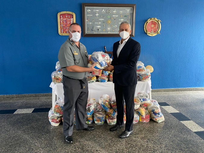 Regata Marcílio Dias arrecada mais de 100 cestas básicas em prol de instituição beneficente