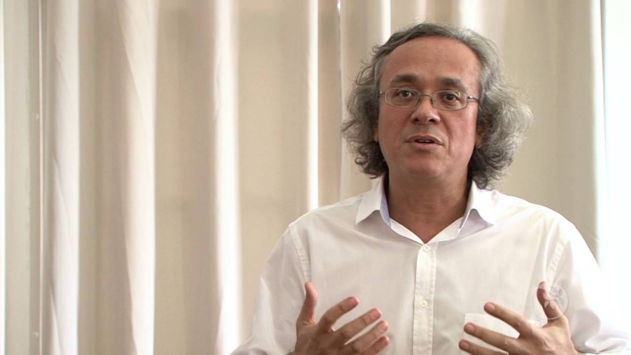 Professor João Carlos Salles lança livro em Salvador