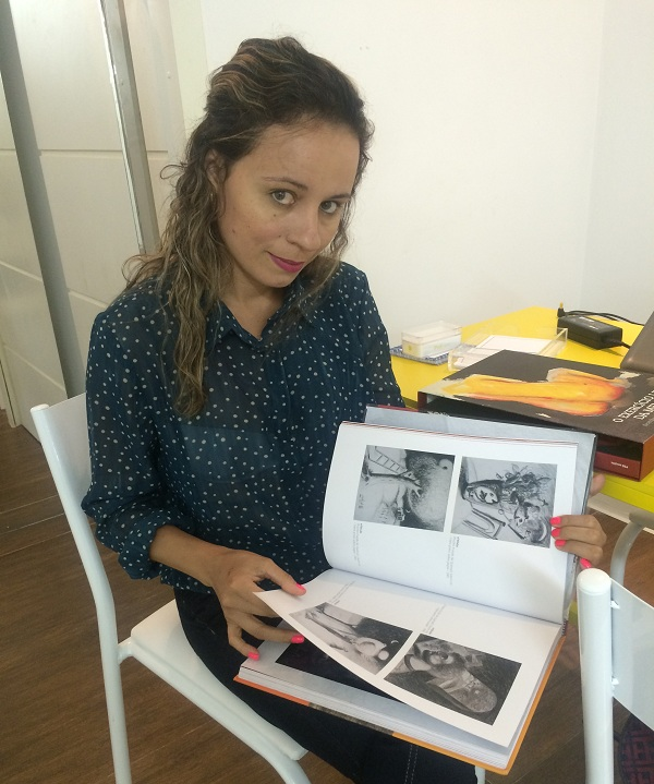 Renata Rocha arregaça as mangas para lançar uma série de vídeos