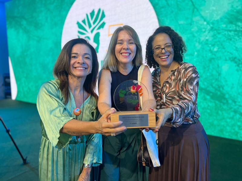 Projeto Repense Reuse conquista prêmio de sustentabilidade por reaproveitamento de roupas de 2ª mão na Bahia