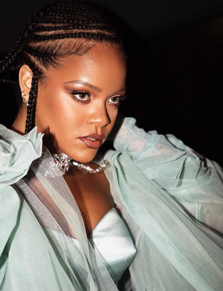 Rihanna vai entrar no mundo do skincare. Saiba a data!