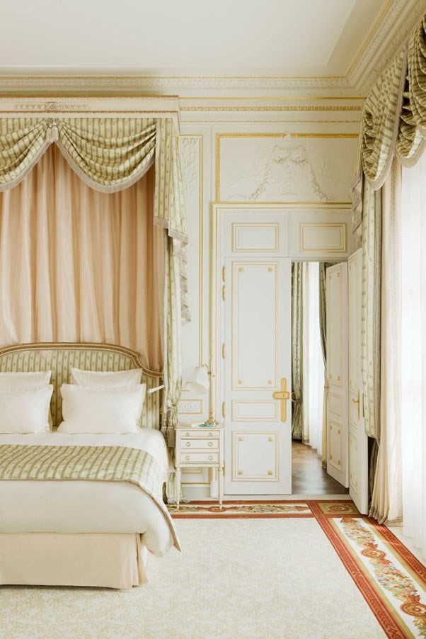 Ritz, em Paris, reabre as portas