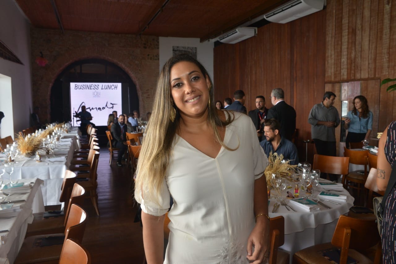 Roberta Badaró comemora aniversário com almoço em Ondina 