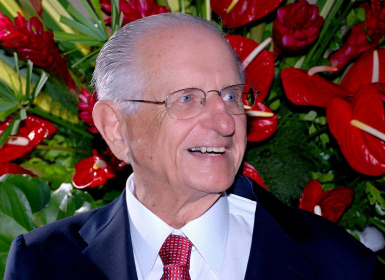 Aos 94 anos, morre o ex-governador da Bahia Roberto Santos