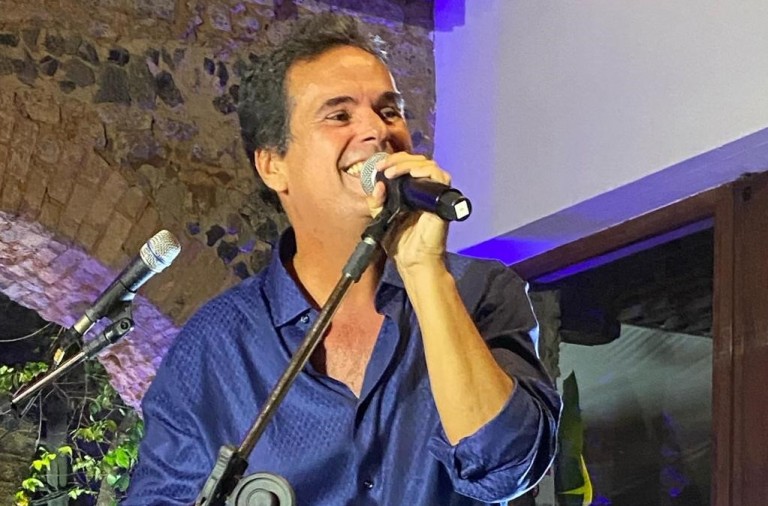 Ricardo Chaves apresenta show "Sem Limites" em Praia do Forte