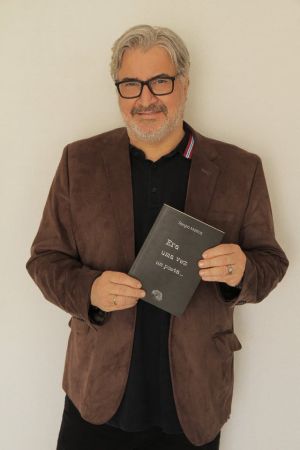 Sérgio Mattos lança livro de poesias em Salvador