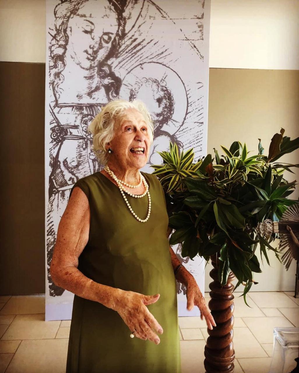 Primeira decoradora da Bahia, Sizininha Simões comemora 92 anos 