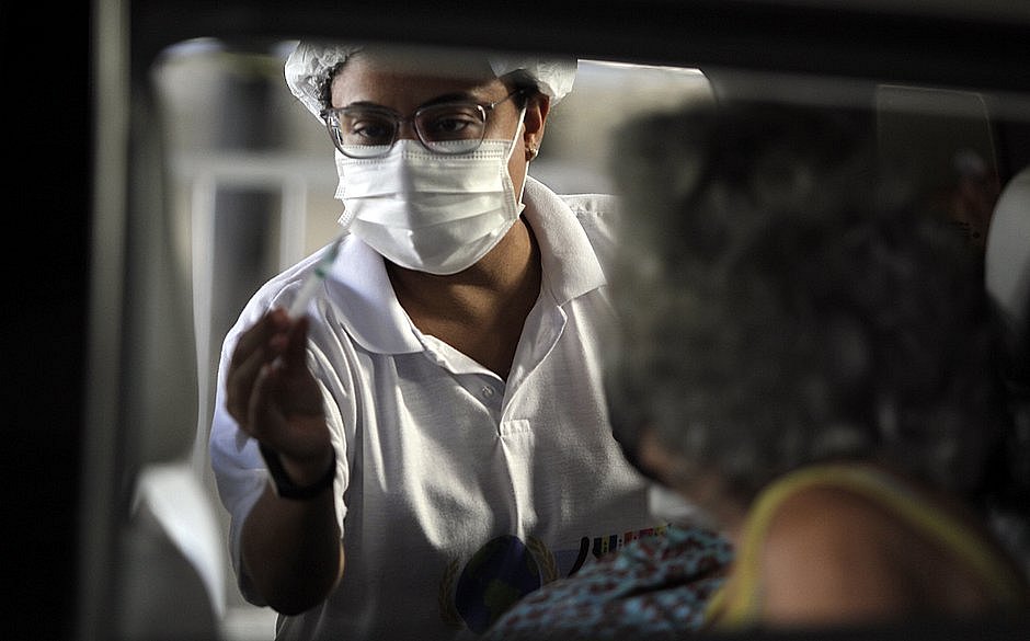 Salvador suspende campanha de vacinação contra covid-19 neste domingo (23)