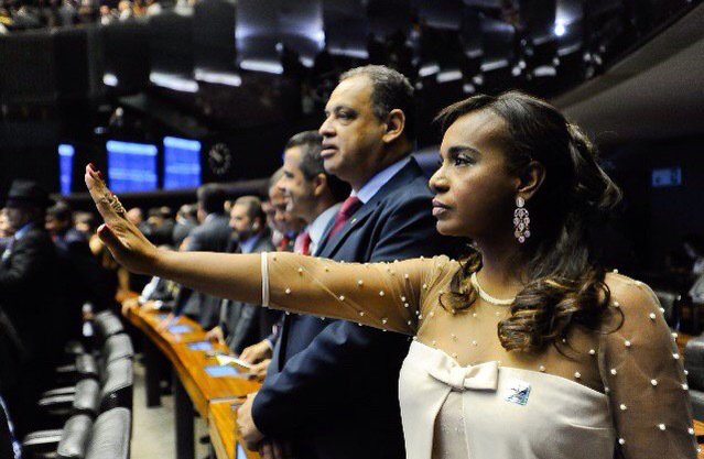Tia Eron é a nova secretária da Mulher no governo Bolsonaro