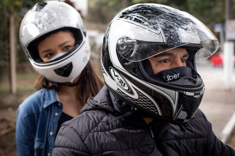 Uber lança viagens de moto em Salvador