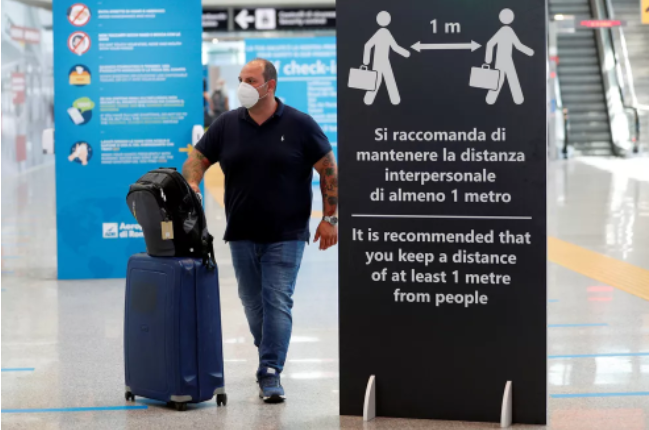 União Europeia suspende obrigatoriedade do uso de máscaras em voos e aeroportos