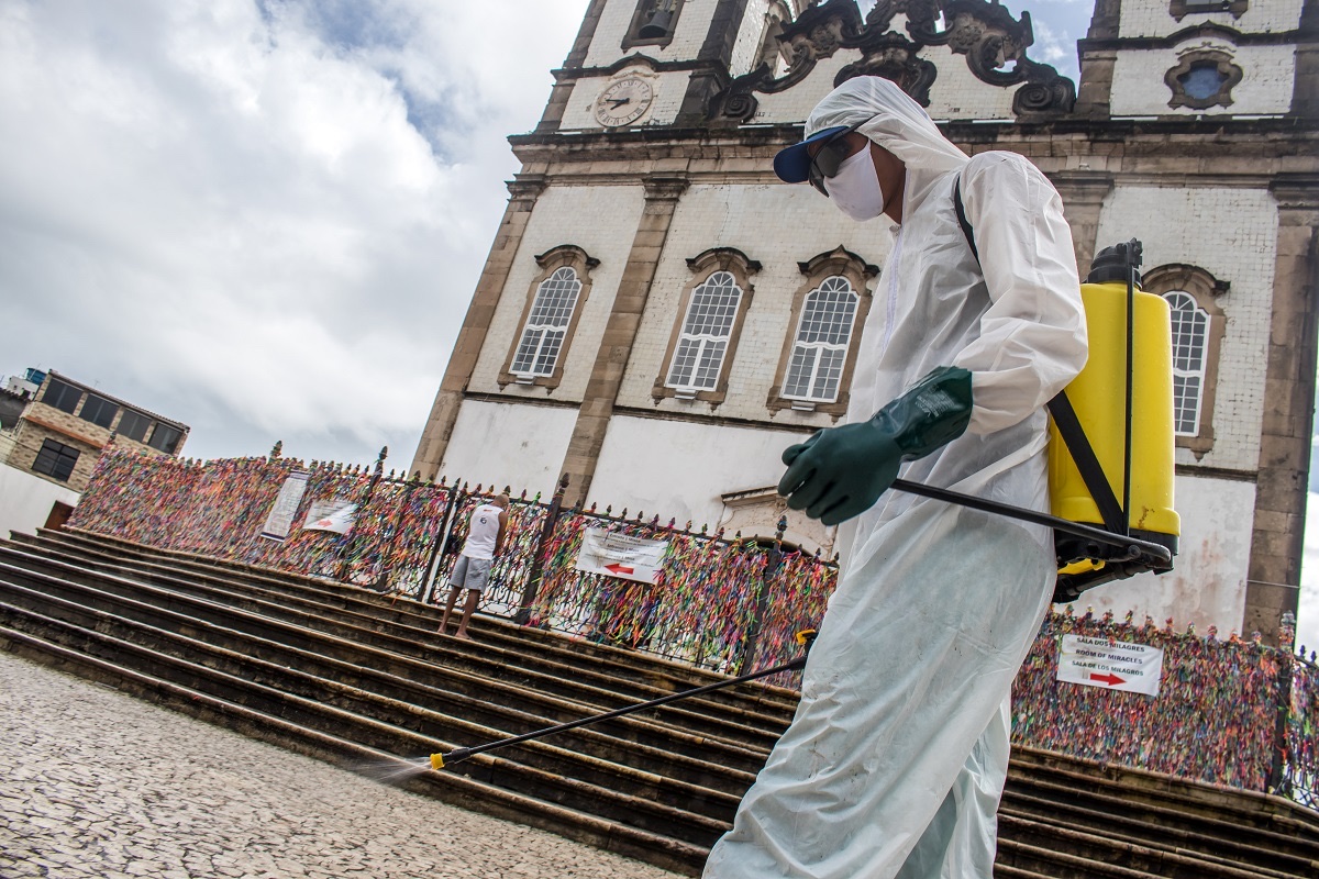 Uso obrigatório de máscaras em ambientes abertos é suspenso na Bahia
