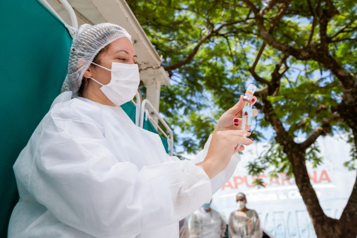 Salvador inicia vacinação contra a Covid-19 em pessoas de 62 anos 