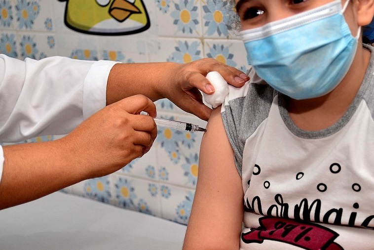Salvador terá Dia D de Multivacinação neste sábado (16). Vacinação contra covid-19 é suspensa