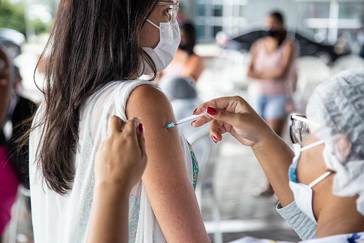  Horário de vacinação para adolescentes sem comorbidades é ampliado em Salvador nesta quarta-feira (22)