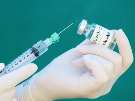 Rússia prevê distribuição de vacina contra covid-19 em agosto