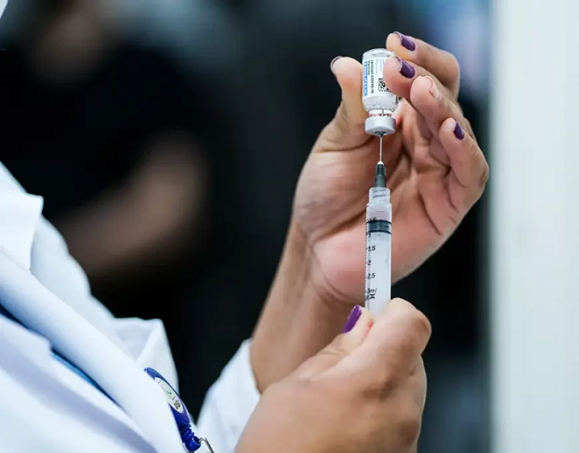 Vacinações contra gripe e Covid-19 estarão suspensas em Salvador neste final de semana