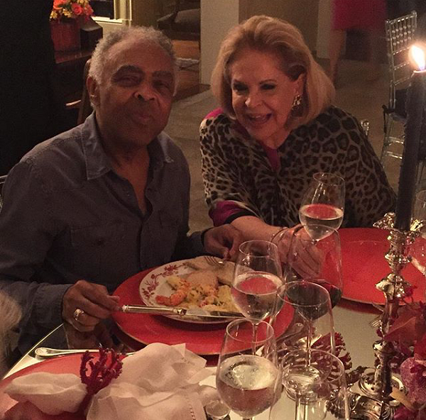 Vanda Jachinto oferece jantar para Flora e Gilberto Gil