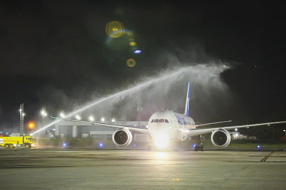 Chegada de voo vindo de Madri marca retorno da Air Europa a Salvador