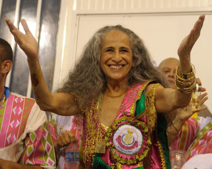 A convite de Alcione, Maria Bethânia vai voltar a desfilar no Carnaval do Rio de Janeiro