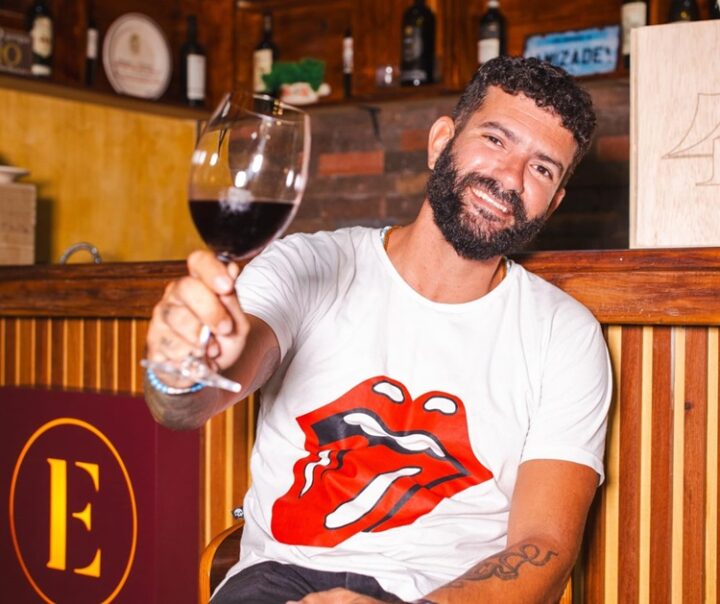 Enoteca promove harmonização de vinhos com a arte do cordel em janeiro; saiba como participar