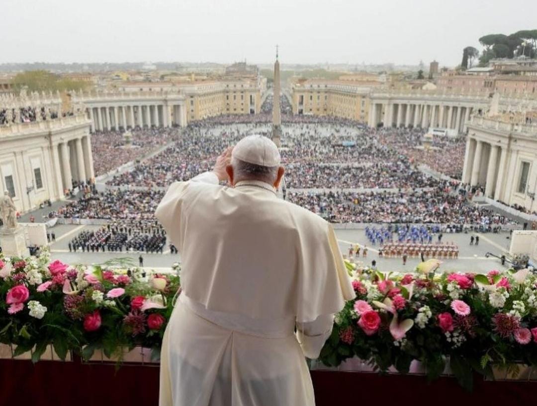 Em missa de Páscoa, Papa Francisco pede paz mundial e diz que ‘a guerra é sempre uma derrota’