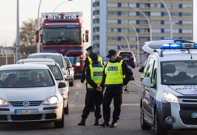 Após atentado na Rússia, França anuncia estado de alerta máximo para risco de ataques terroristas