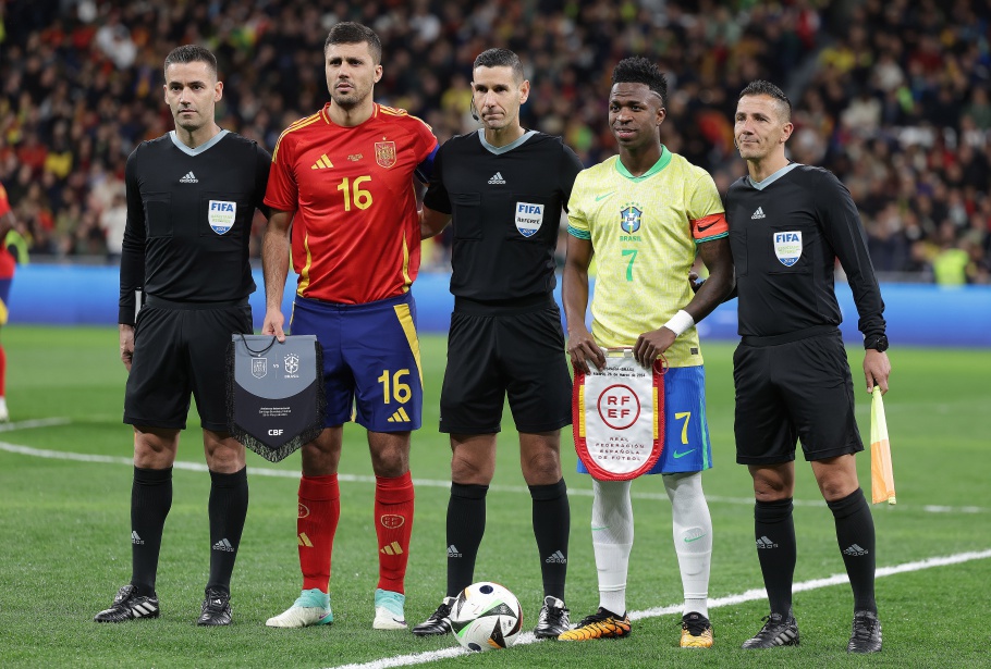 Seleção brasileira empata com a Espanha em amistoso histórico