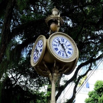Inaugurado em 1916, Relógio de São Pedro é restaurado em Salvador