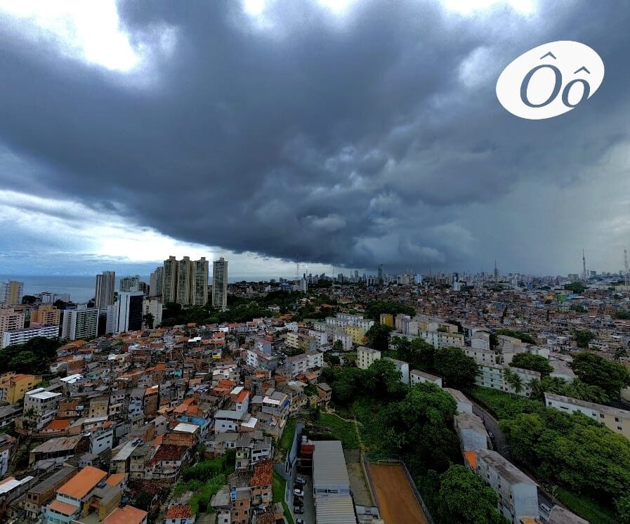Em apenas um dia, volume de chuva atinge cerca de um terço do esperado para abril em Salvador