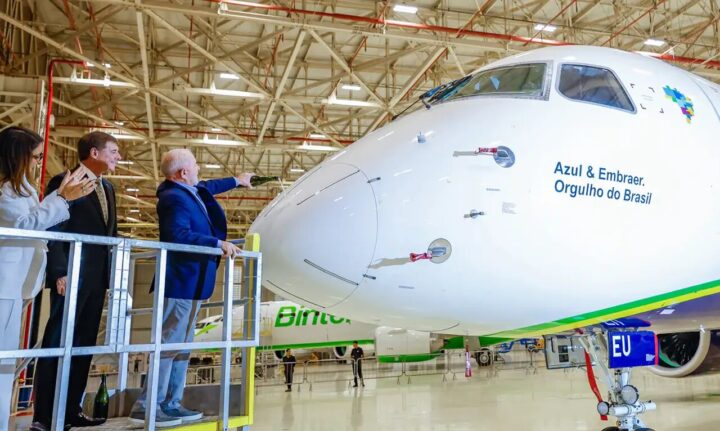 Embraer anuncia investimento de cerca de R$ 2 bilhões e geração de 900 empregos no Brasil