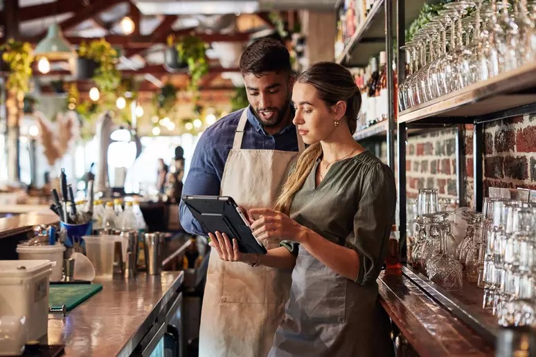 Bares e restaurantes apostam em inteligência artificial para aumentar a produtividade dos negócios